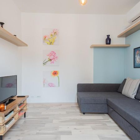 Old Court Hideaway By Rent All Комо Экстерьер фото