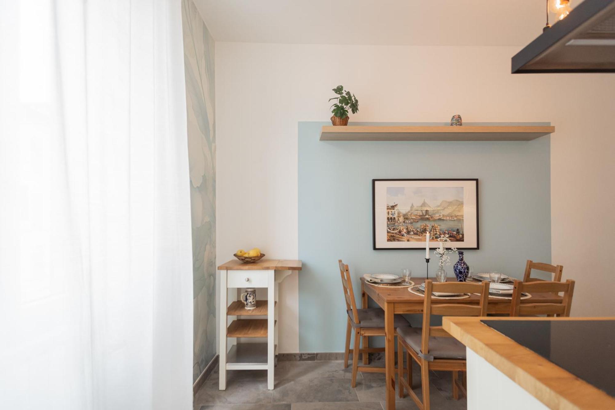 Old Court Hideaway By Rent All Комо Экстерьер фото