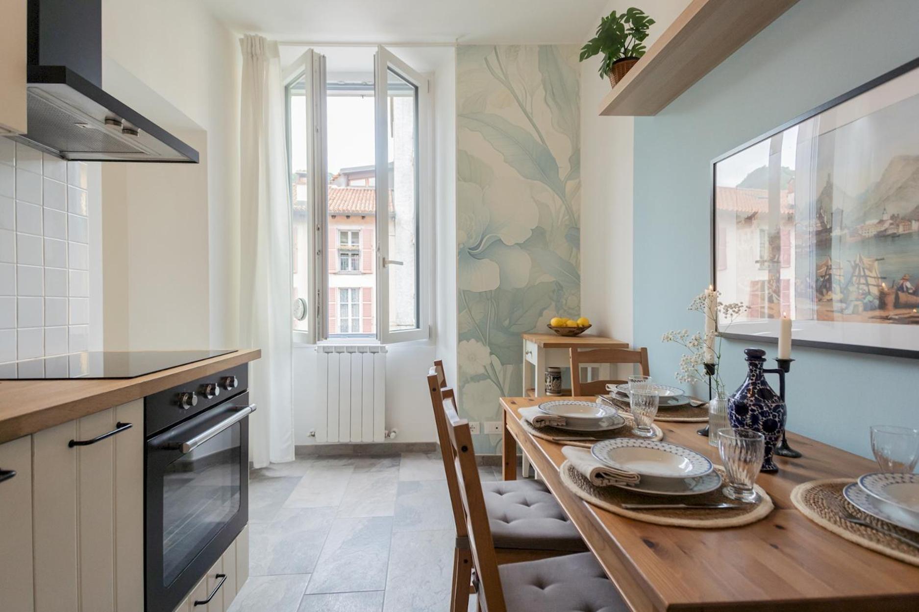 Old Court Hideaway By Rent All Комо Экстерьер фото